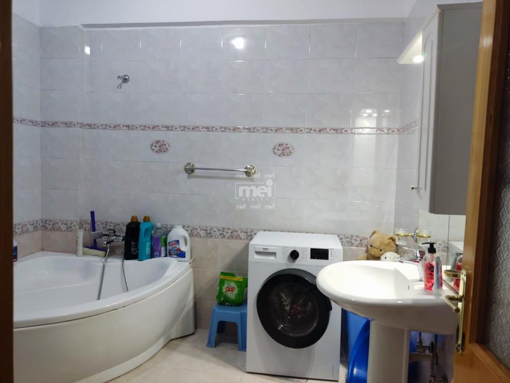 JEPET ME QIRA APARTAMENT  3+1+2 NE VOLLGA!