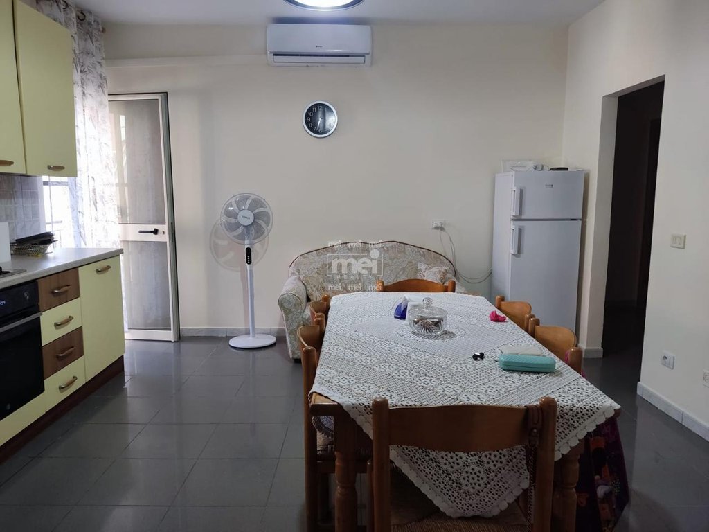 JEPET ME QIRA APARTAMENT  3+1+2 NE VOLLGA!