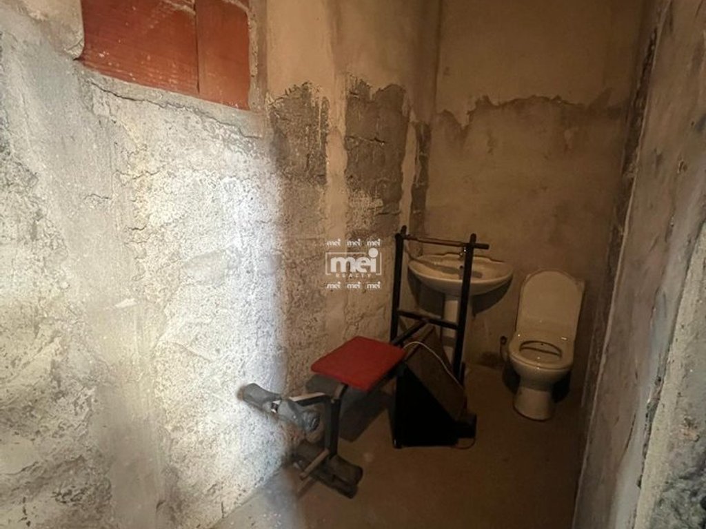 JEPET ME QIRA MAGAZINE NE SHKOZET!