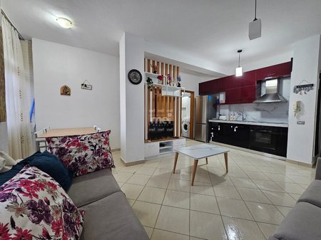 SHITET APARTAMENT 1+1 PRANE HOTEL UJVARES TE MALI ROBIT!