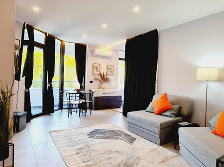 SHITET GARSIONER TE WHITE HILL NE CURRILA