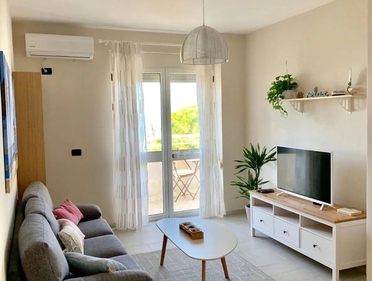 SHITET APARTAMENTI 1+1 SHKEMBI KAVAJES PAMJE NGA DETI