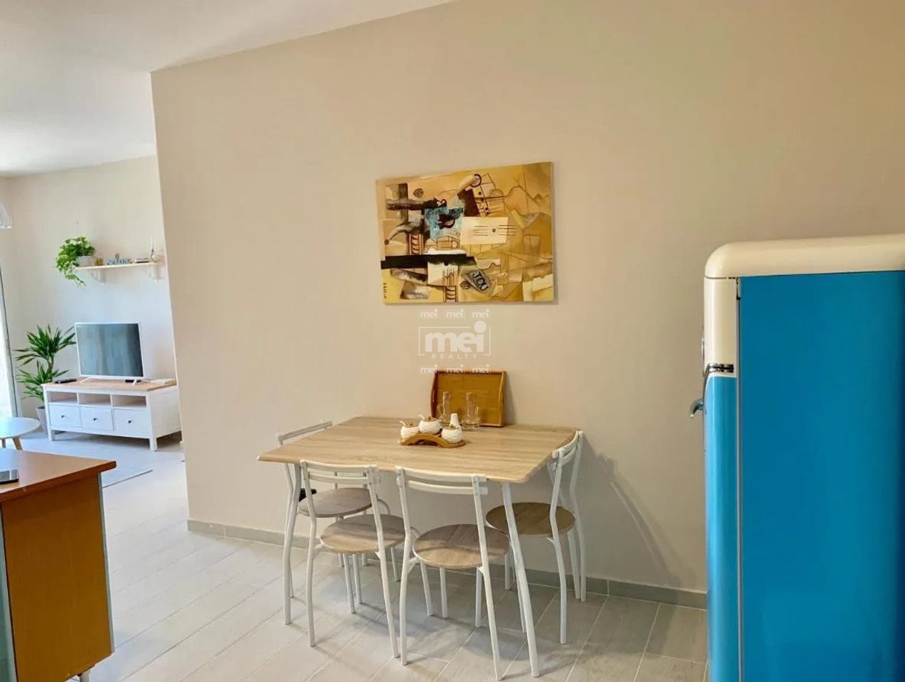 SHITET APARTAMENTI 1+1 SHKEMBI KAVAJES PAMJE NGA DETI