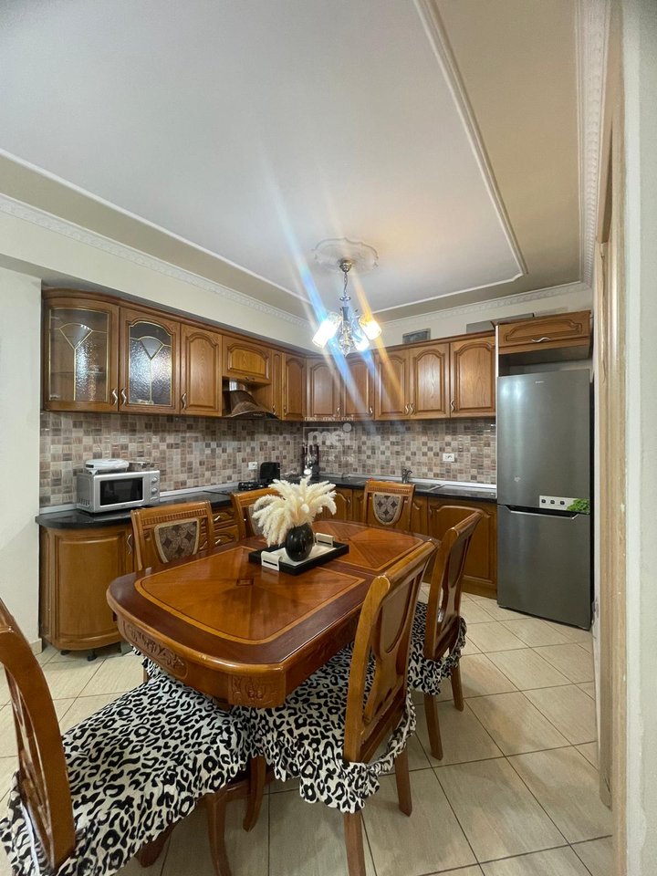 JEPET ME QIRA APARTAMENTI 2+1 PLAZH