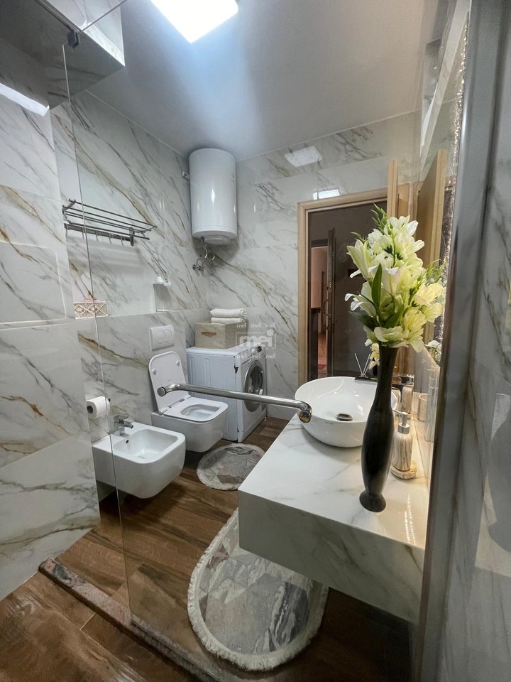 JEPET ME QIRA APARTAMENTI 2+1 PLAZH