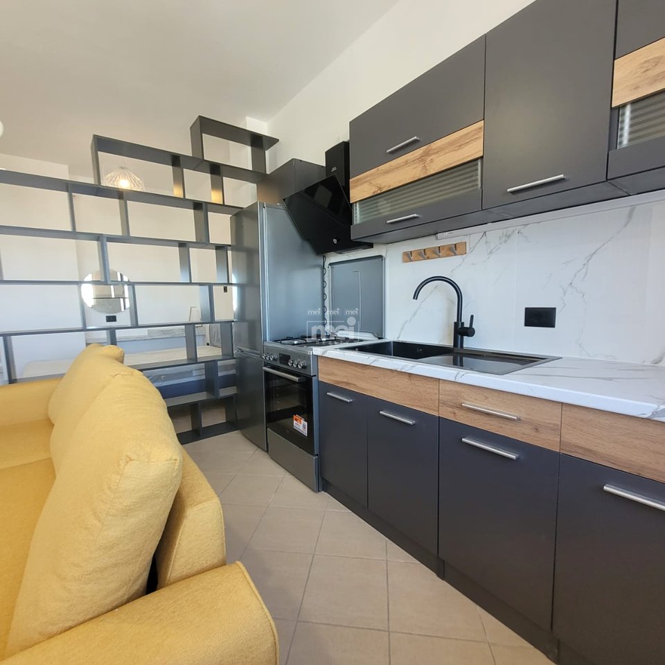 SHITET GARZONIERE PLAZH