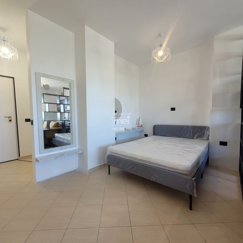 SHITET GARZONIERE PLAZH