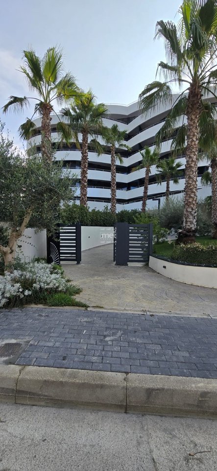 SHITET GARSIONER TE WHITE HILL NE CURRILA