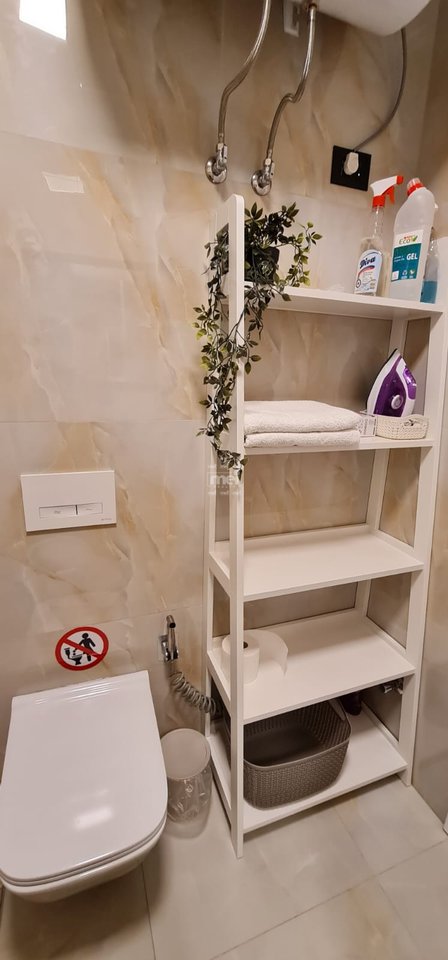 SHITET GARSIONER TE WHITE HILL NE CURRILA