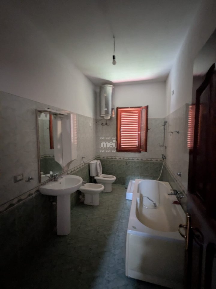 SHITET VILE NE MANEZ!