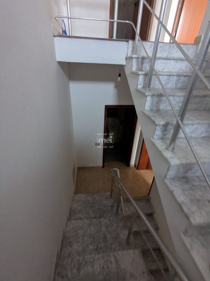 SHITET VILE NE MANEZ!