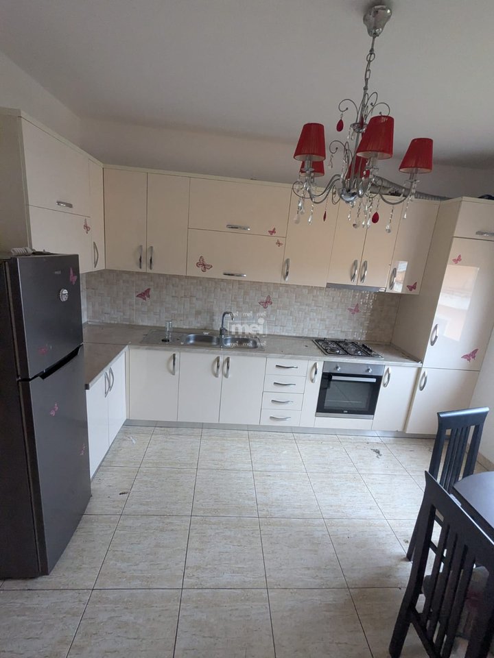 SHITET VILE NE MANEZ!