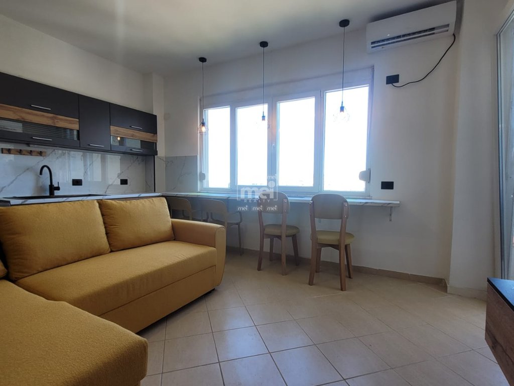 SHITET GARZONIERE PLAZH