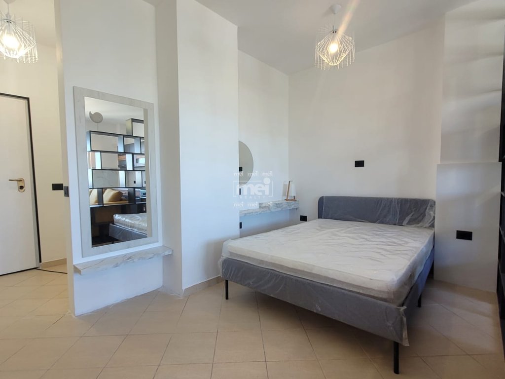 SHITET GARZONIERE PLAZH