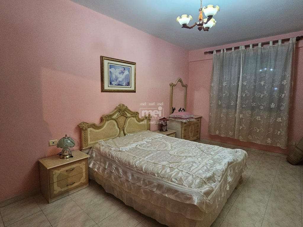 JEPET ME QIRA APARTAMENT 2+1 TEK DREJTORIA E POLICISE, DURRES!