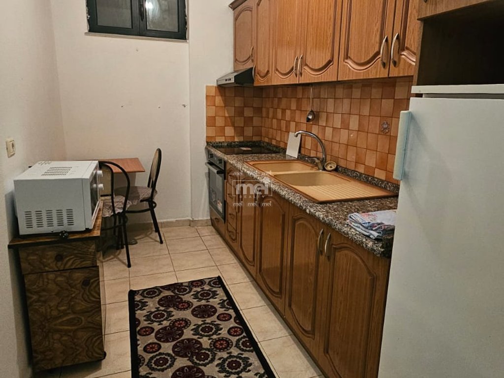 JEPET ME QIRA APARTAMENT 2+1 TEK DREJTORIA E POLICISE, DURRES!