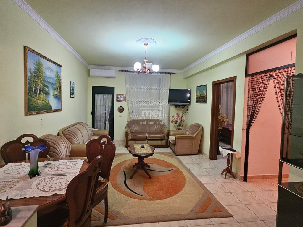 JEPET ME QIRA APARTAMENT 2+1 TEK DREJTORIA E POLICISE, DURRES!