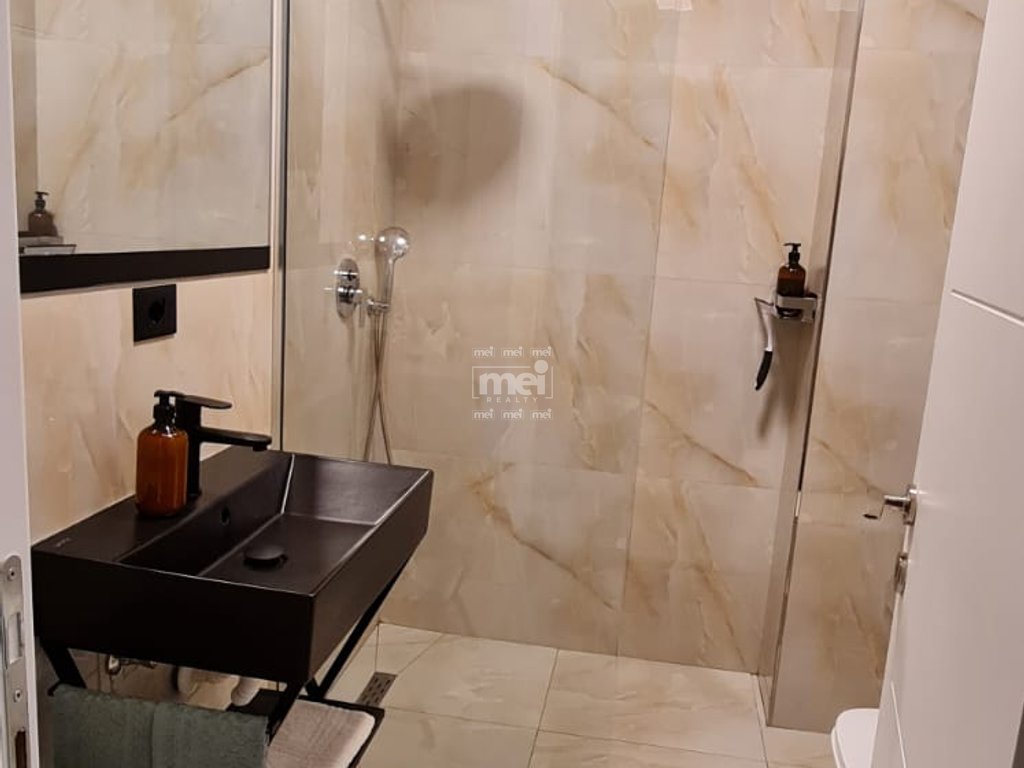 SHITET GARSIONER TE WHITE HILL NE CURRILA