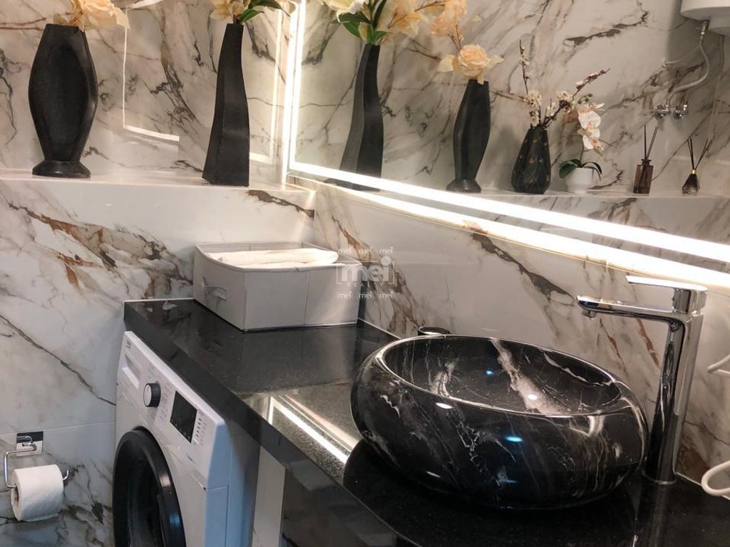 JEPET ME QIRA APARTAMENTI 1+1 PLAZH