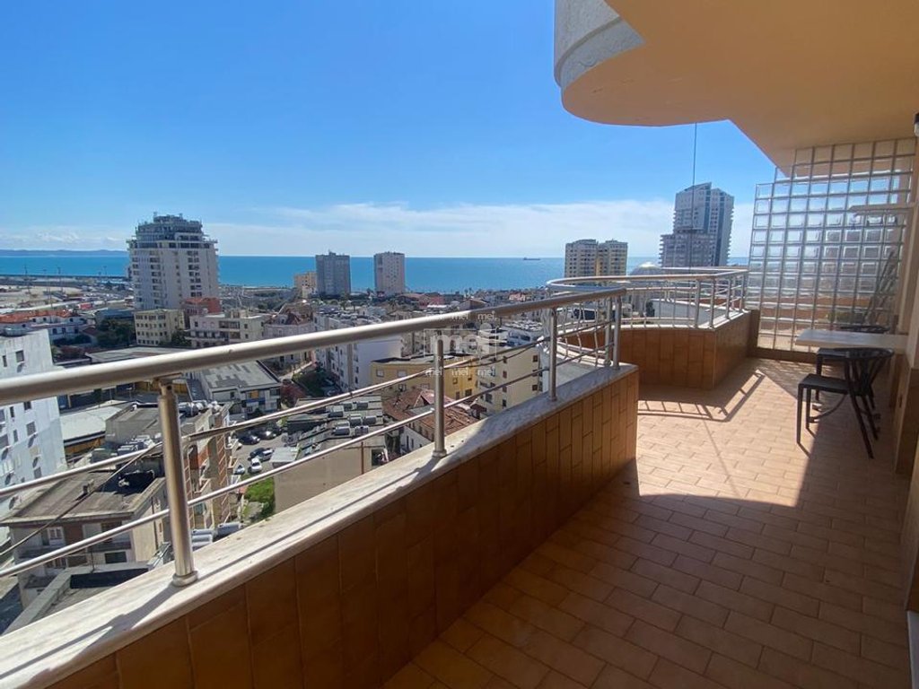 JEPET ME QIRA APARTAMENT 2+1+2 ME PAMJE NGA DETI NE QENDER!