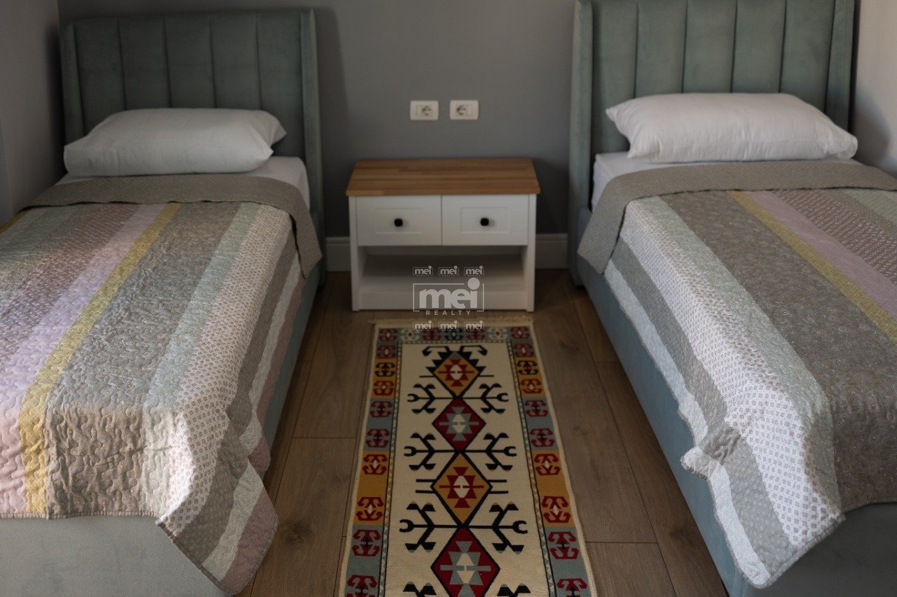 JEPET ME QIRA  APARTAMENTI ME PAMJE NGA DETI 2+1