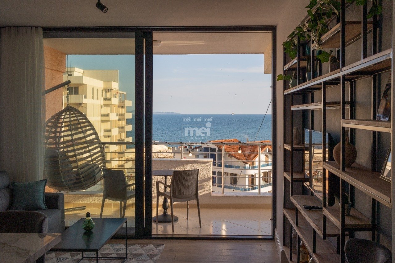 JEPET ME QIRA  APARTAMENTI ME PAMJE NGA DETI 2+1