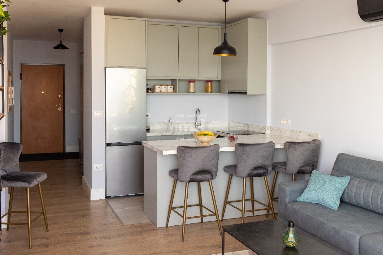 JEPET ME QIRA  APARTAMENTI ME PAMJE NGA DETI 2+1