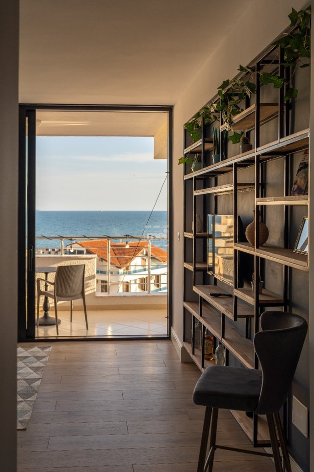 JEPET ME QIRA  APARTAMENTI ME PAMJE NGA DETI 2+1