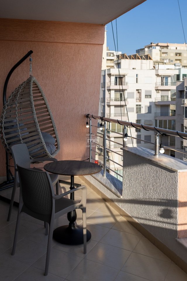 JEPET ME QIRA  APARTAMENTI ME PAMJE NGA DETI 2+1