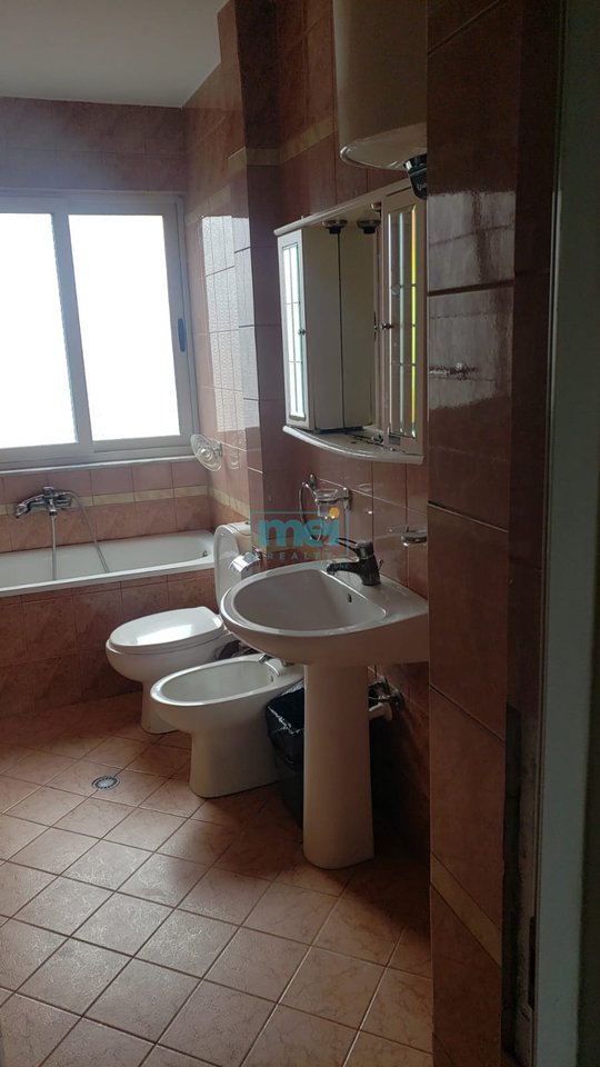 Jepet me Qera Super Apartament 1+1 ne Laprake!