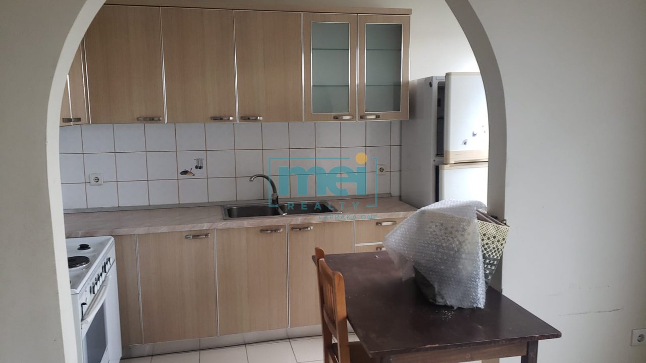 Jepet me Qera Super Apartament 1+1 ne Laprake!