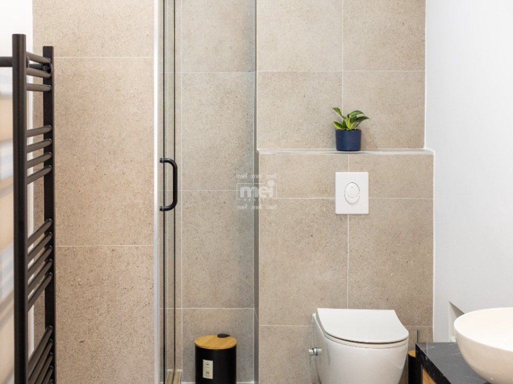 JEPET ME QIRA  APARTAMENTI ME PAMJE NGA DETI 2+1