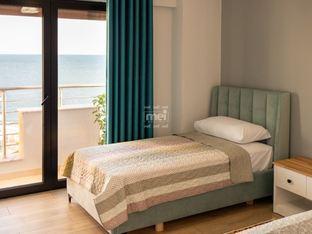 JEPET ME QIRA  APARTAMENTI ME PAMJE NGA DETI 2+1