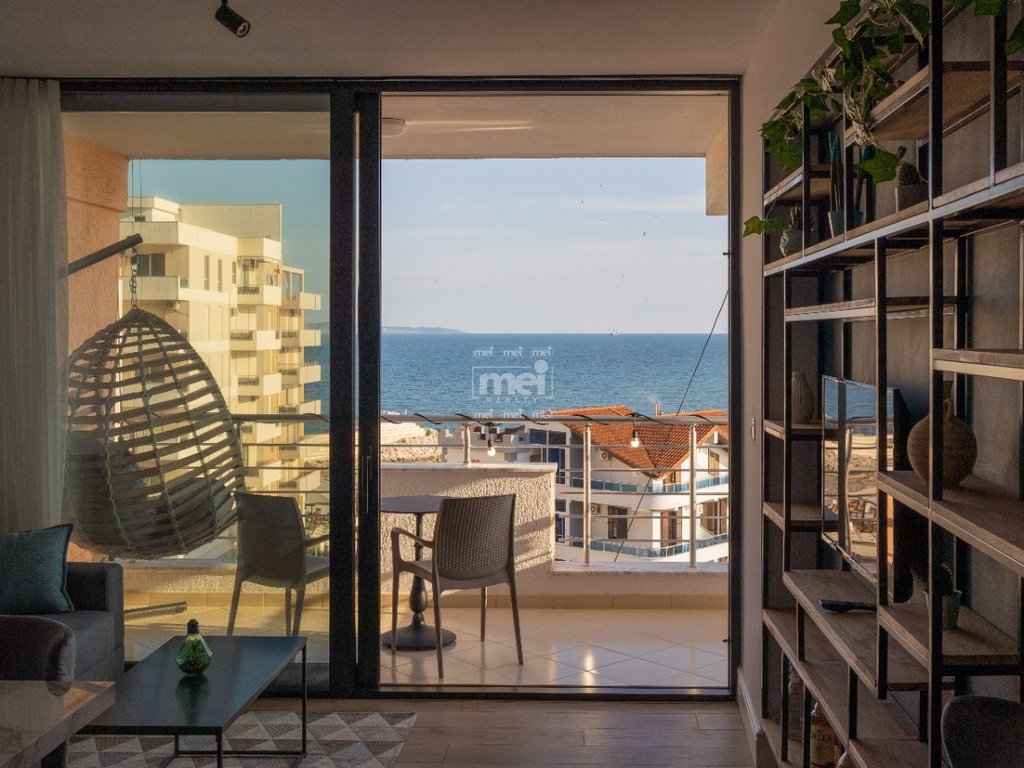 JEPET ME QIRA  APARTAMENTI ME PAMJE NGA DETI 2+1