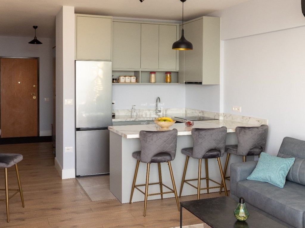 JEPET ME QIRA  APARTAMENTI ME PAMJE NGA DETI 2+1