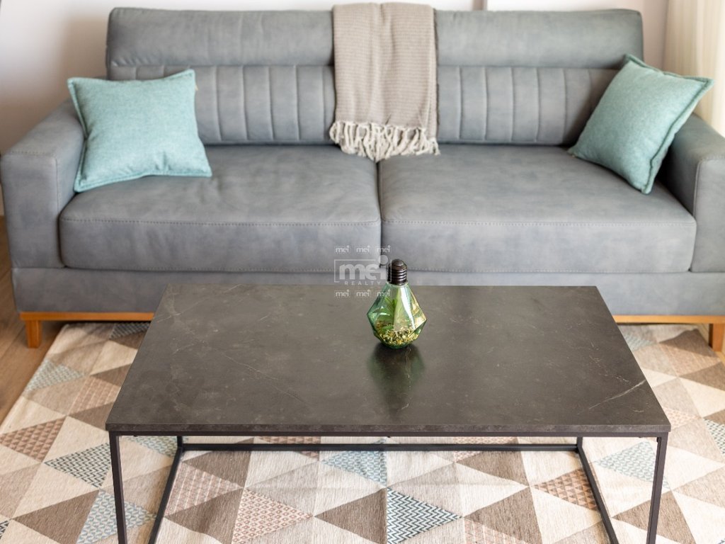 JEPET ME QIRA  APARTAMENTI ME PAMJE NGA DETI 2+1