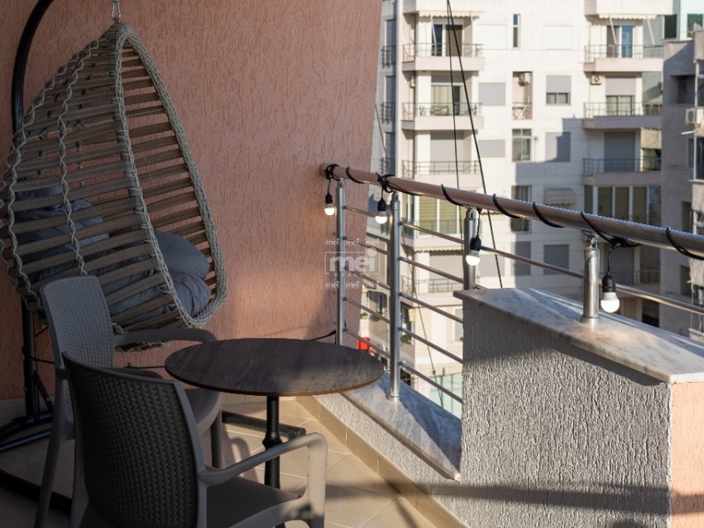 JEPET ME QIRA  APARTAMENTI ME PAMJE NGA DETI 2+1