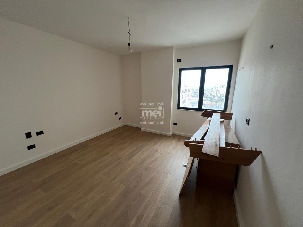 SHITET APARTAMENT 2+1 TEK TREGU FRUTA PERIMEVE!