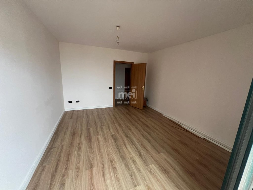 SHITET APARTAMENT 2+1 TEK TREGU FRUTA PERIMEVE!
