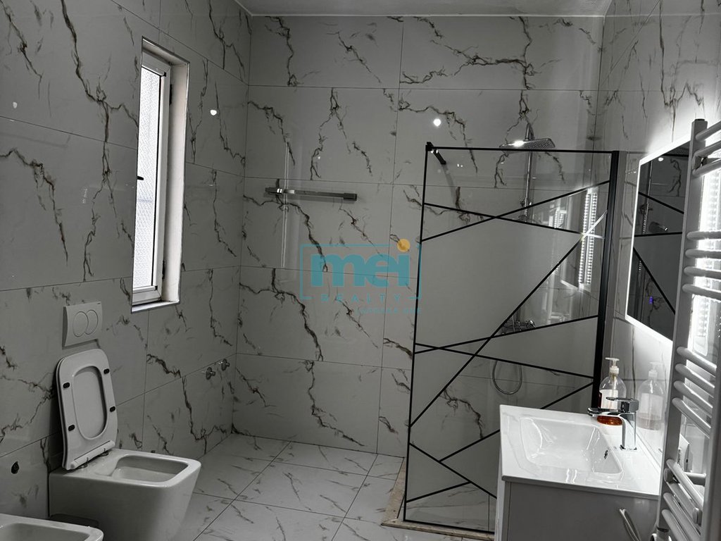 Jepet me Qera Super Shtepi Private 2+1 Afer Casa-Italias!