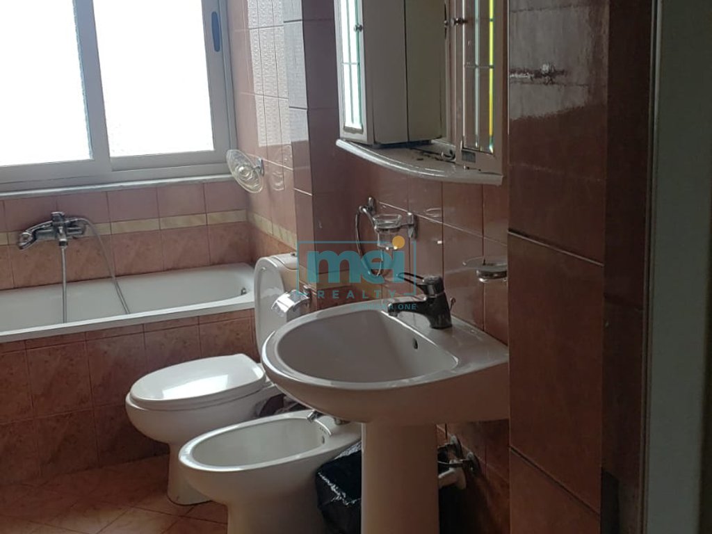 Jepet me Qera Super Apartament 1+1 ne Laprake!