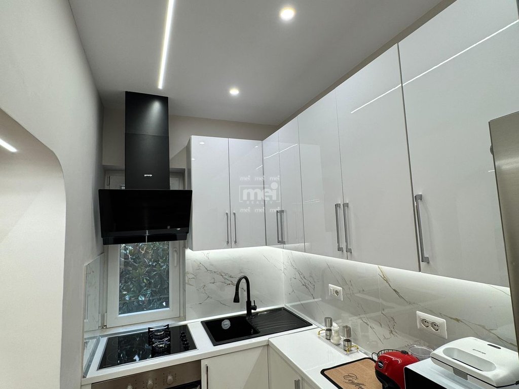 JEPET ME QIRA APARTAMENT 1+1 PRANE GJYKATES!