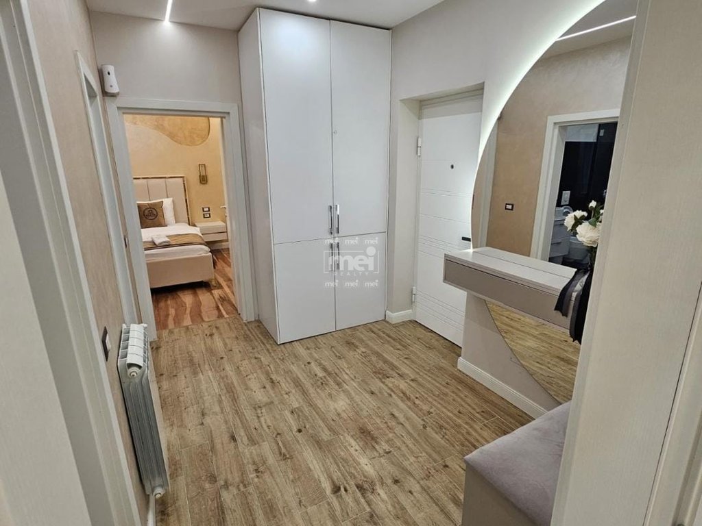 JEPET ME QIRA APARTAMENT 1+1 PRANE GJYKATES!