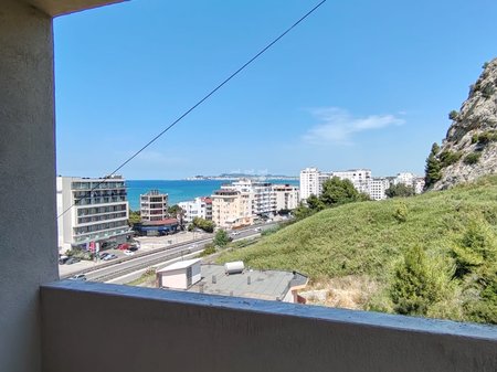 SHITET APARTAMENT 1+1 NE SHKEMBI I KAVAJES ME PAMJE DETI