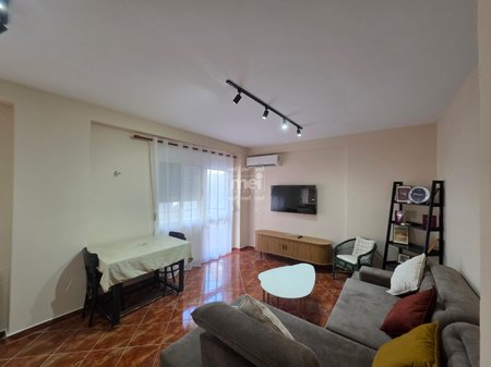 SHITET APARTAMENT 1+1 TEK SHKËMBI I KAVAJËS!