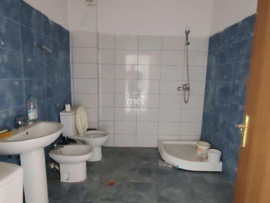 SHITET APARTAMENT 1+1 NE SHKEMB I KAVAJES ME PAMJE DETI