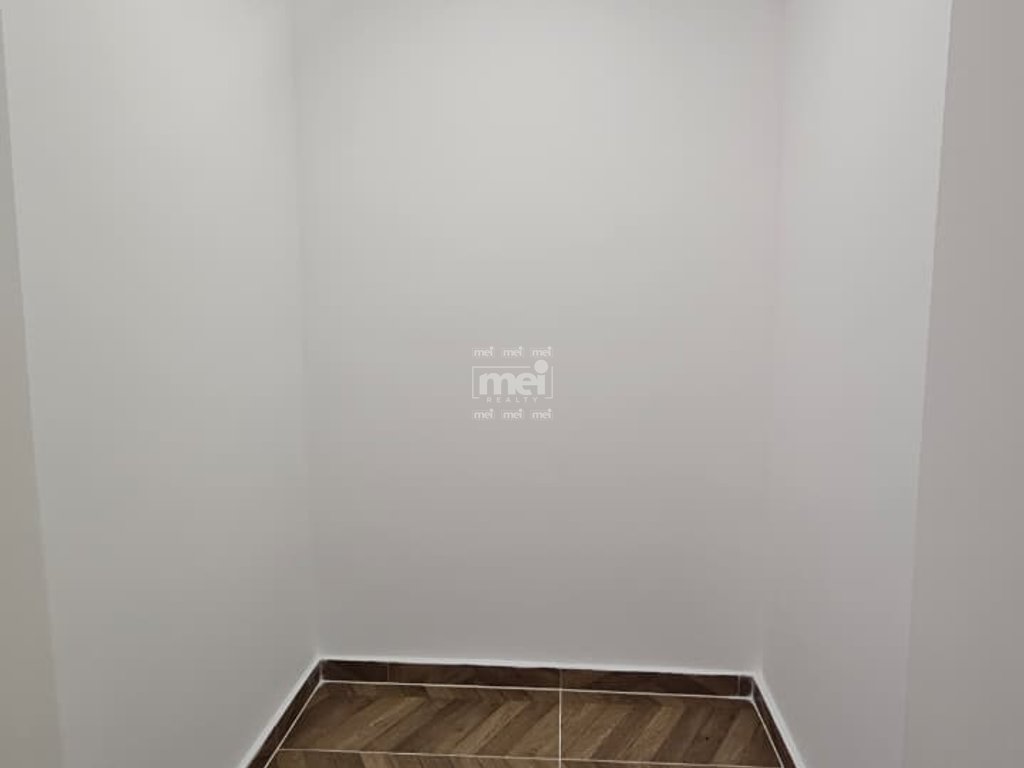 SHITET AMBIENT BIZNESI NË QENDËR TË DURRËSIT!