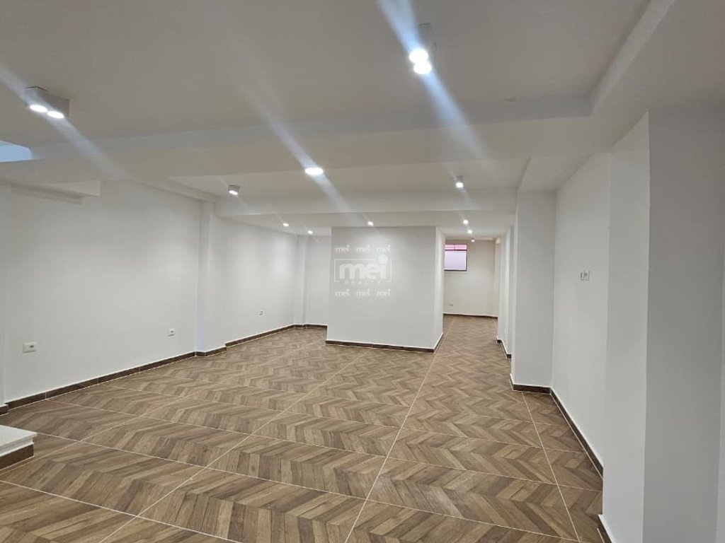 SHITET AMBIENT BIZNESI NË QENDËR TË DURRËSIT!