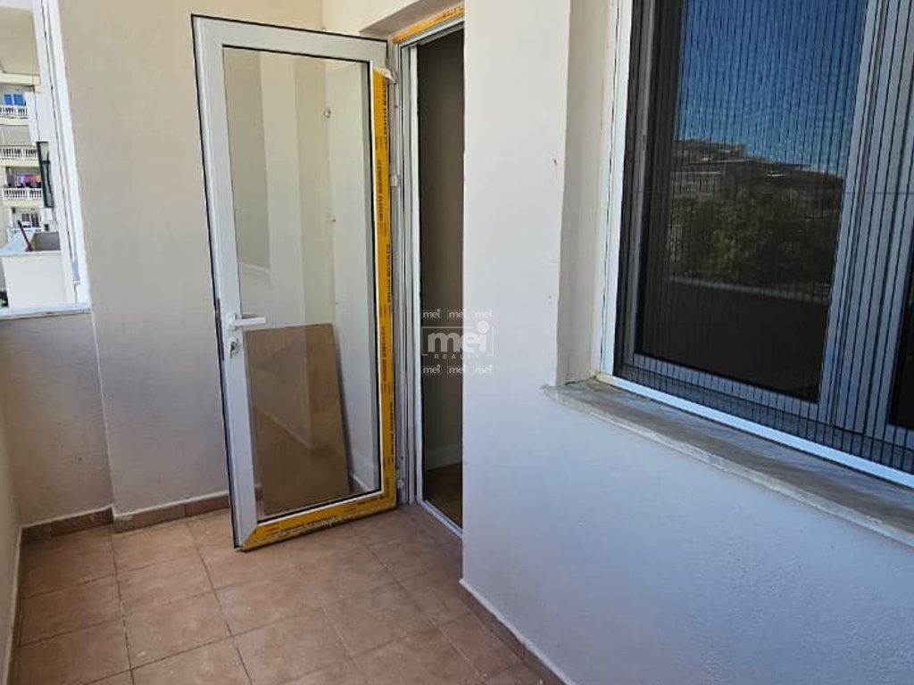 SHITET APARTAMENT 2+1 TEK RROTËN E KUQE!