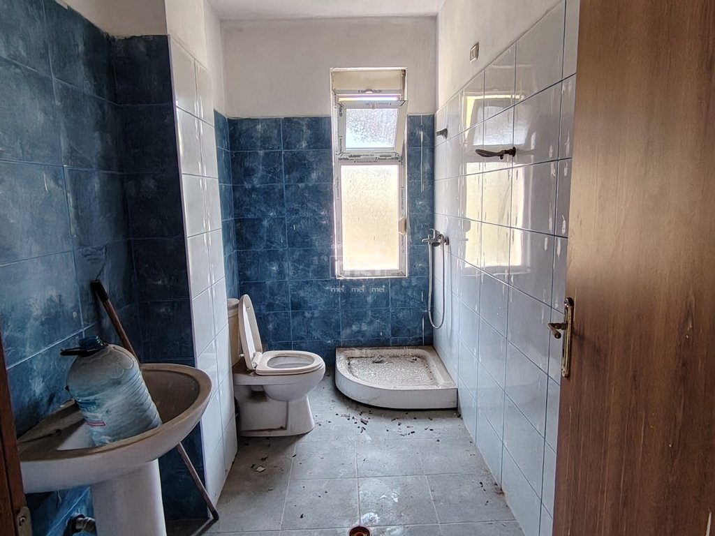 SHITET APARTAMENT 1+1 NE SHKEMBI I KAVAJES ME PAMJE DETI